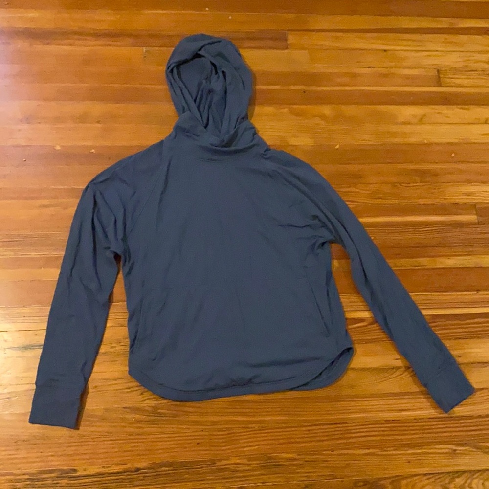 Lululemon Pullover - size 8